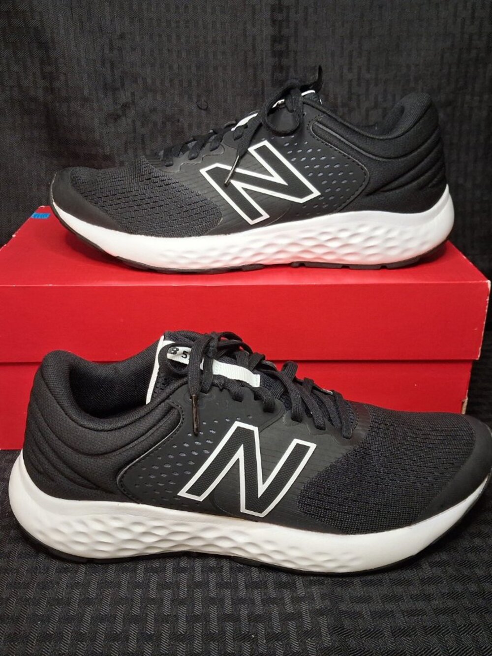 New Balance Women’s size 11 520V7 Running Shoe Black White Hard to Find